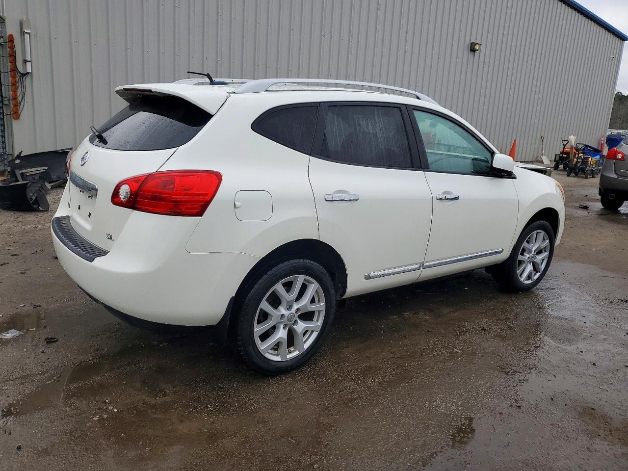 2013 NISSAN ROGUE S photo 3