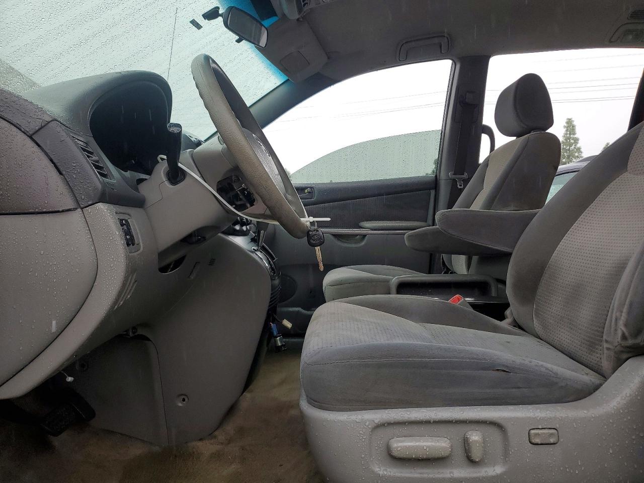 2008 TOYOTA SIENNA CE photo 7