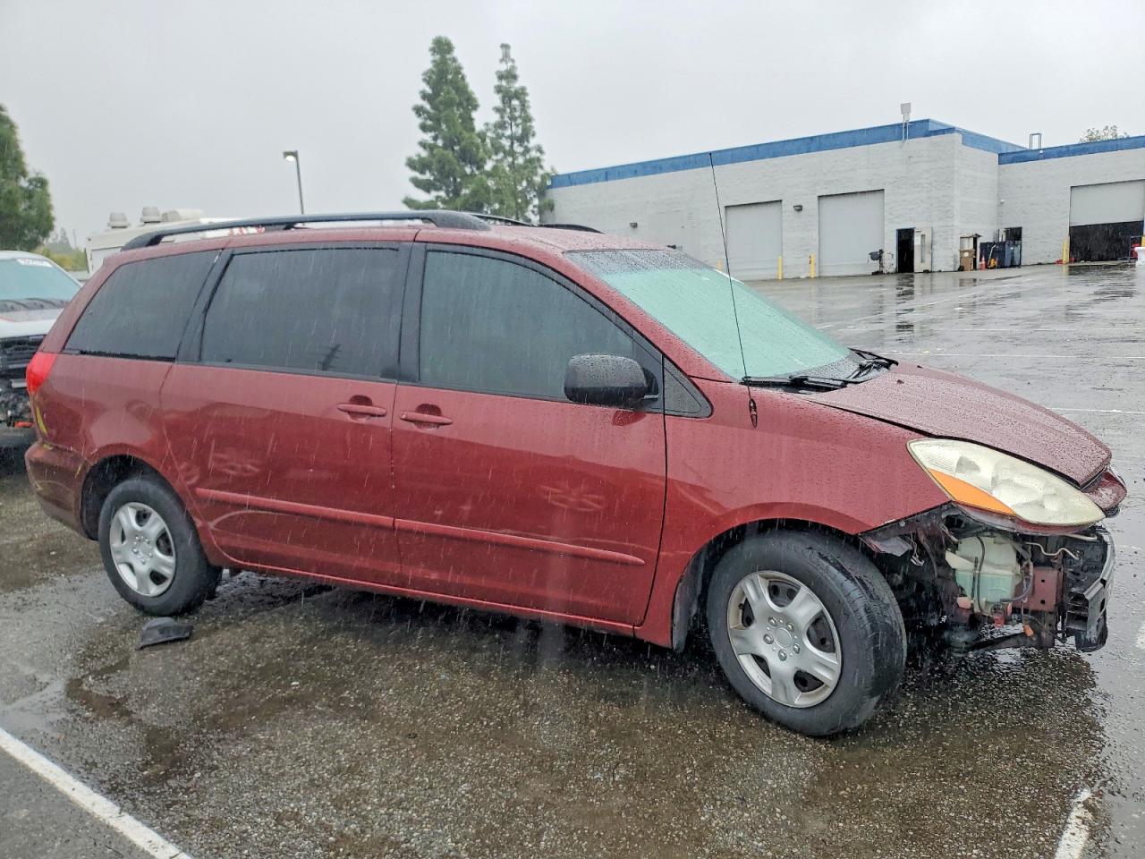 2008 TOYOTA SIENNA CE photo 4