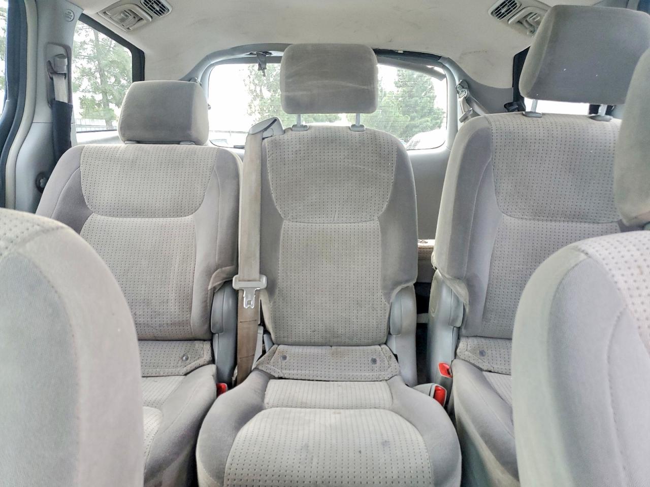 2008 TOYOTA SIENNA CE photo 10