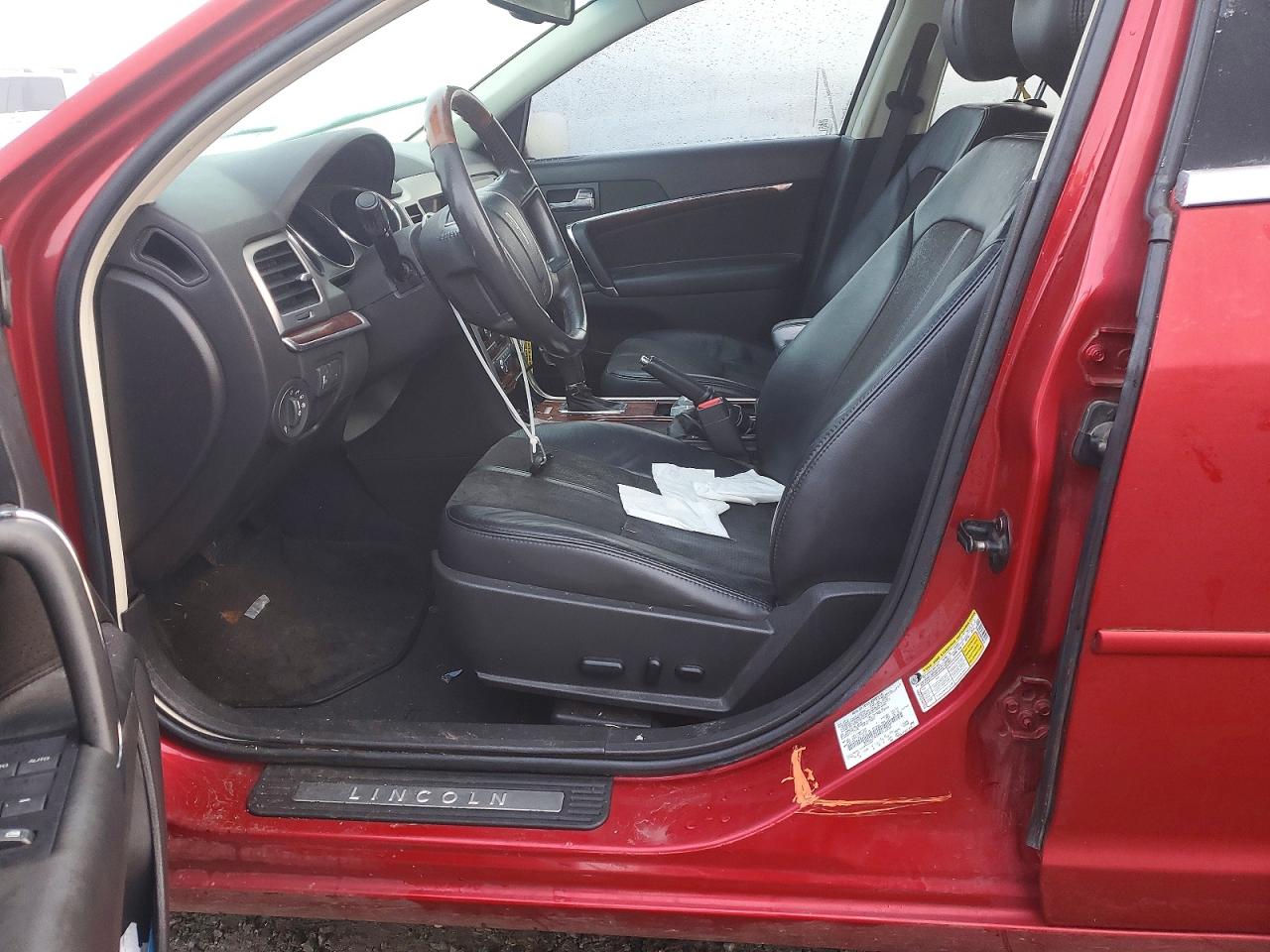 2011 LINCOLN MKZ photo 12