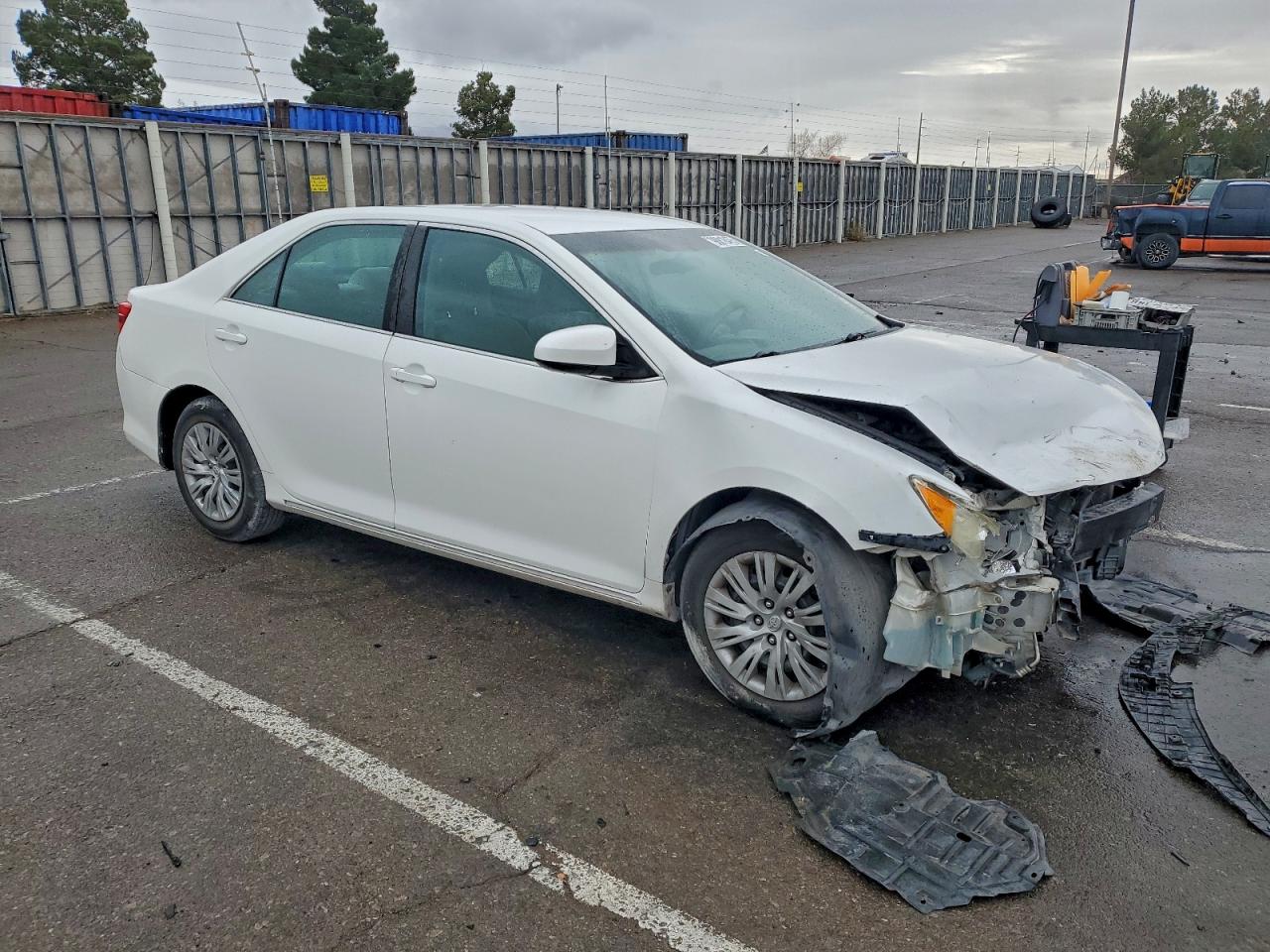2012 TOYOTA CAMRY BASE photo 4