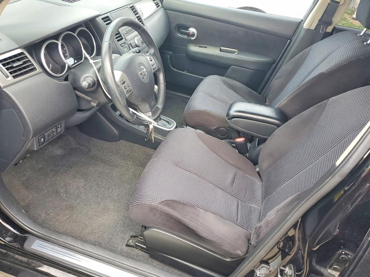 2012 NISSAN VERSA S photo 7