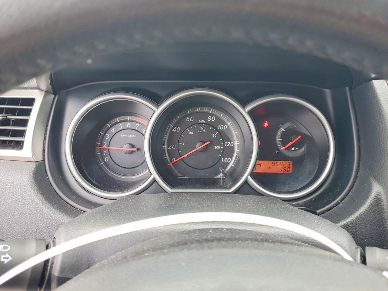 2012 NISSAN VERSA S photo 9