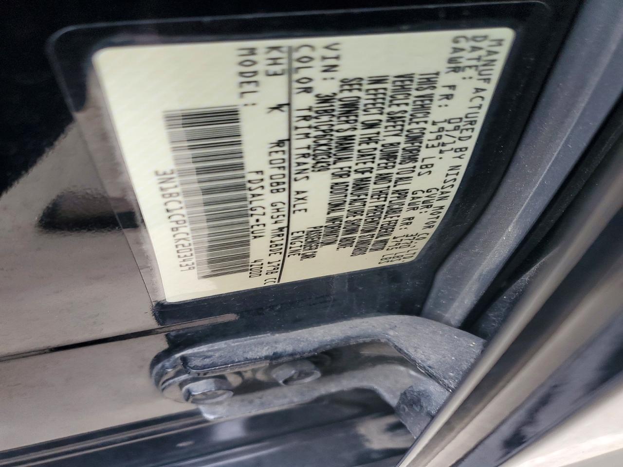 2012 NISSAN VERSA S photo 12