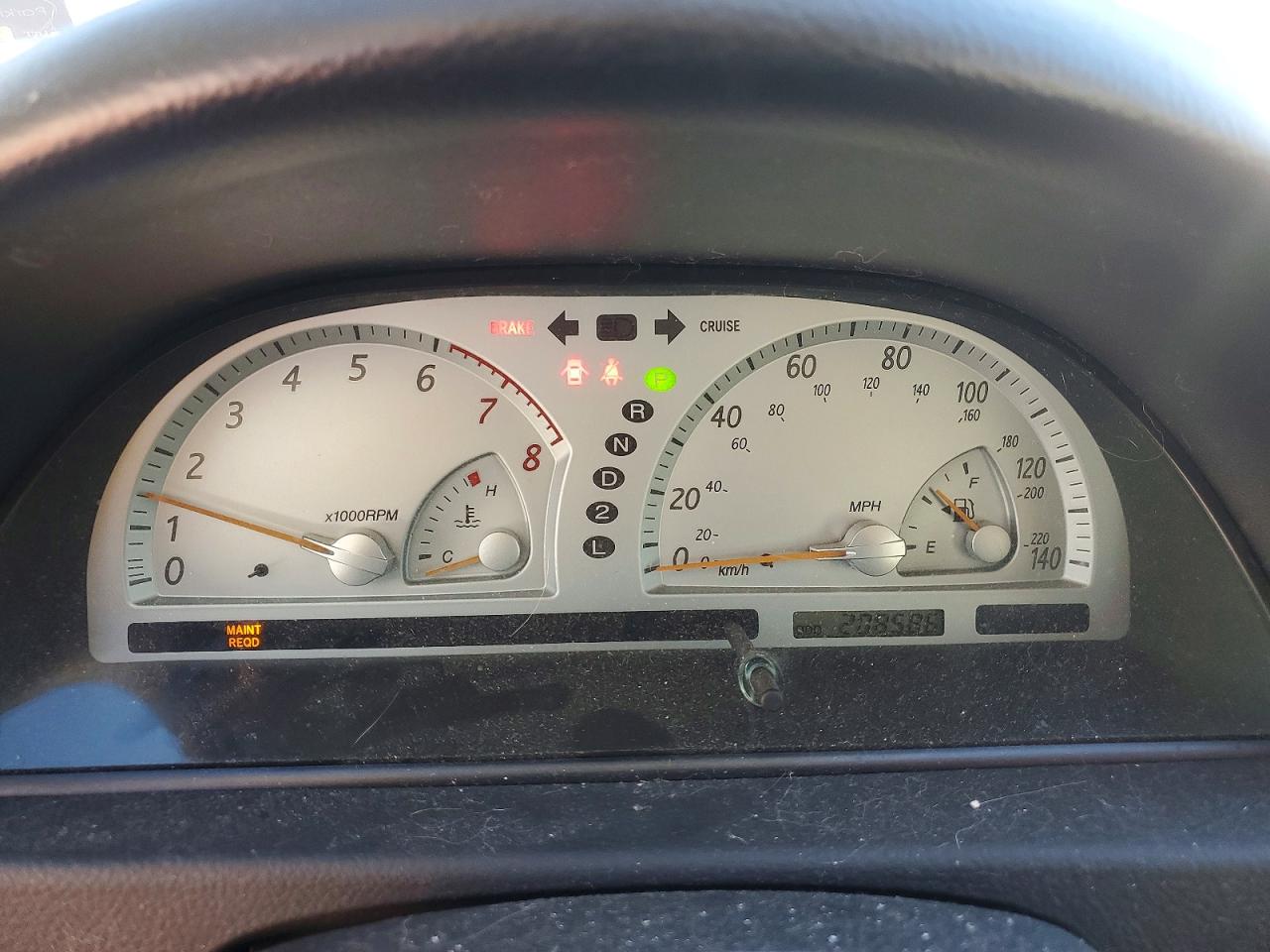 2004 TOYOTA CAMRY LE photo 17
