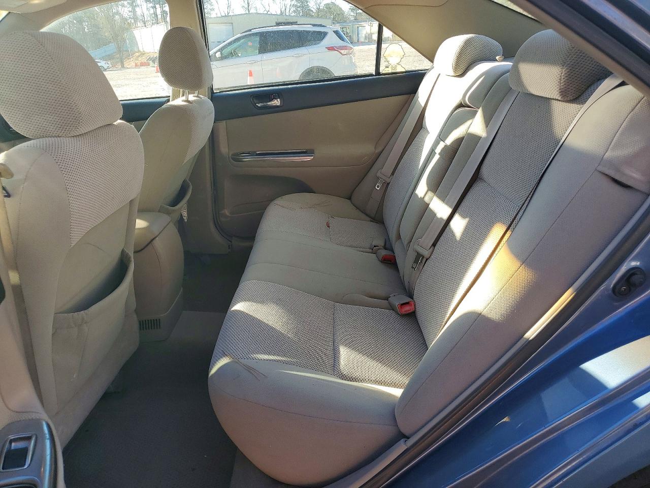 2004 TOYOTA CAMRY LE photo 19