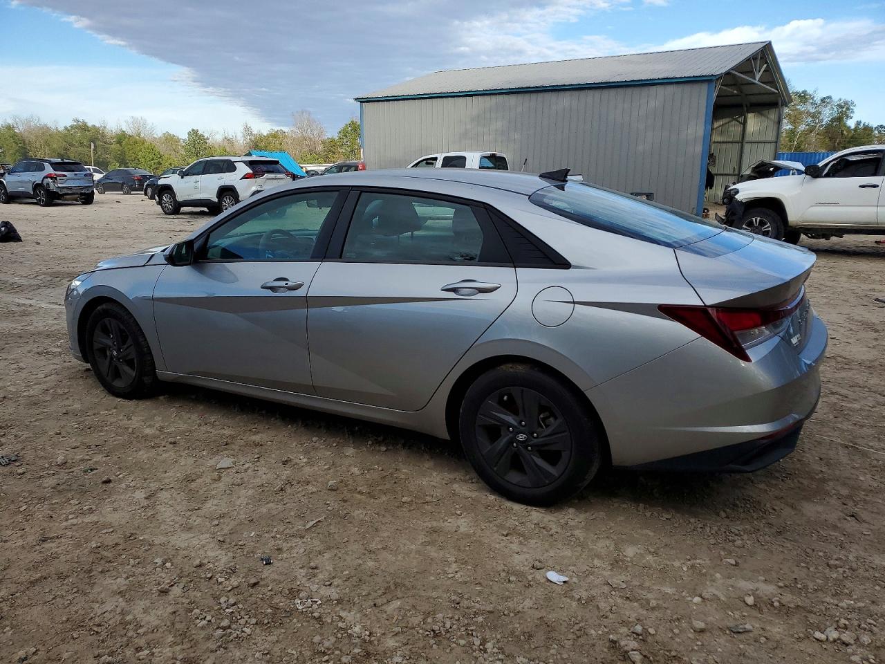 2023 HYUNDAI ELANTRA SEL photo 2