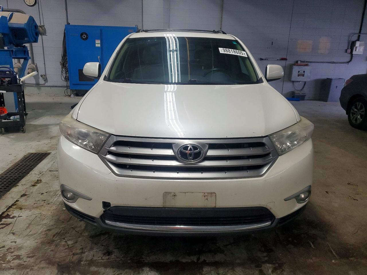2012 TOYOTA HIGHLANDER BASE photo 5