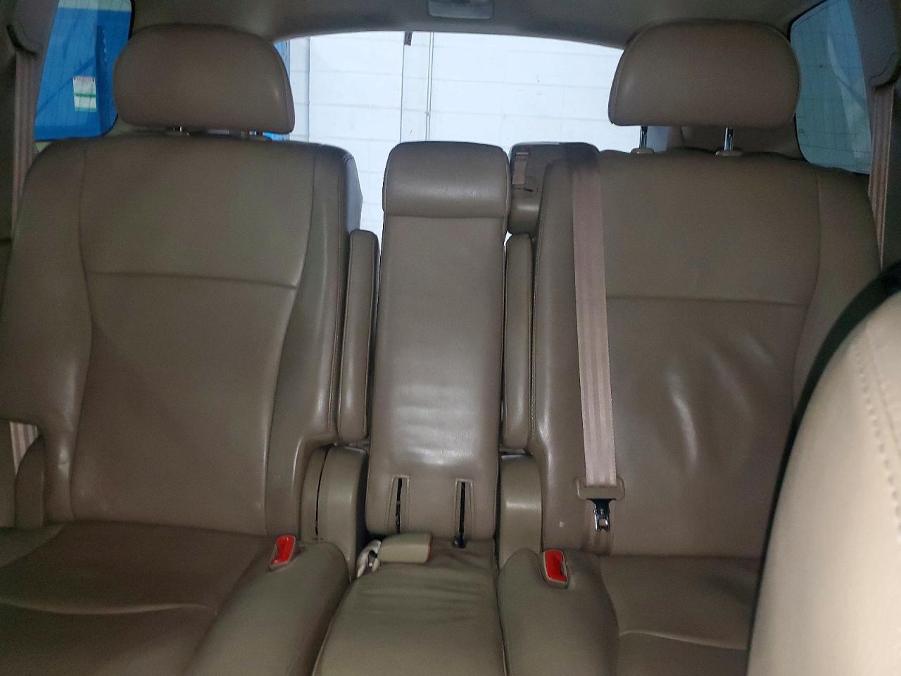 2012 TOYOTA HIGHLANDER BASE photo 10