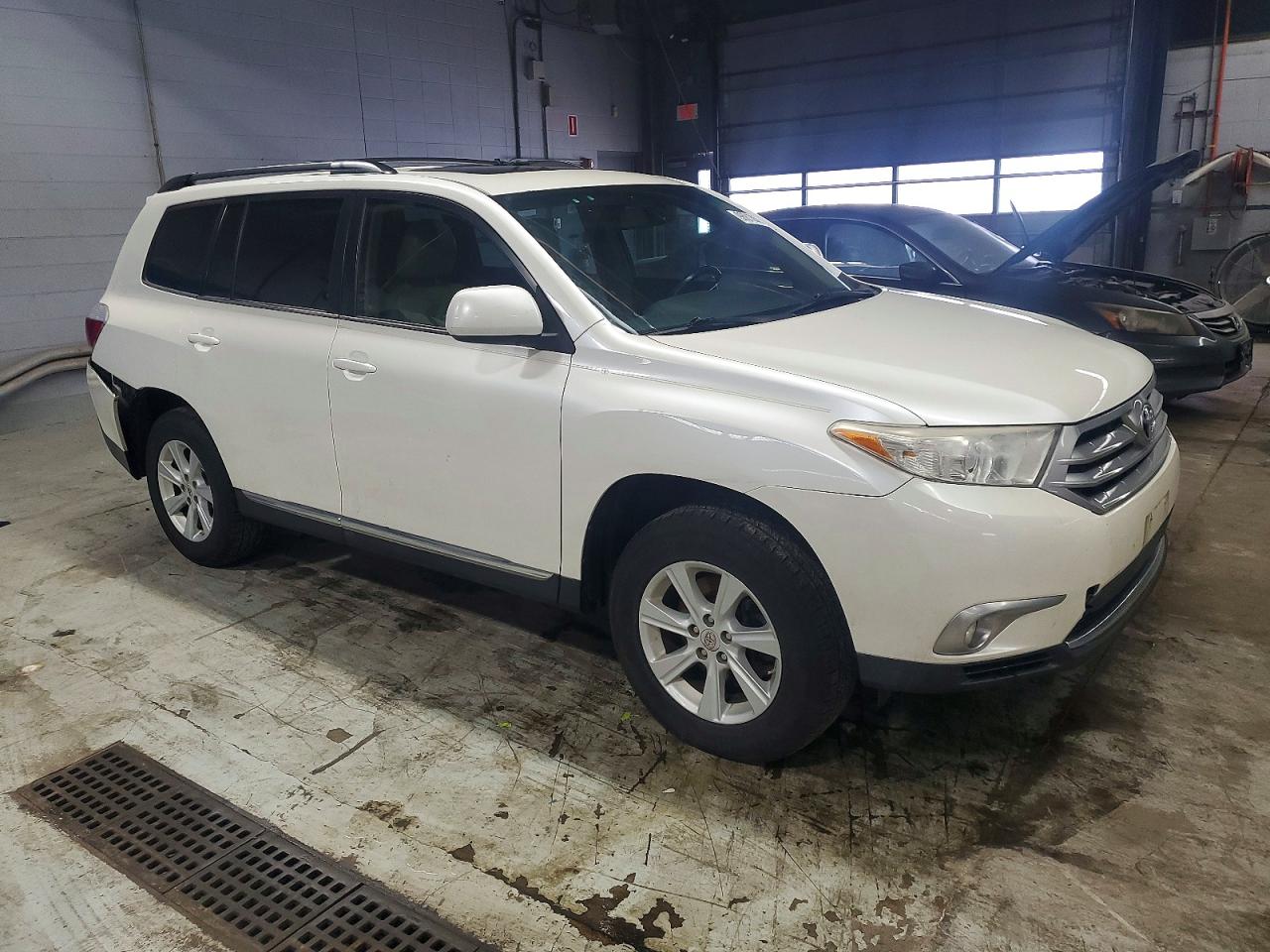 2012 TOYOTA HIGHLANDER BASE photo 4