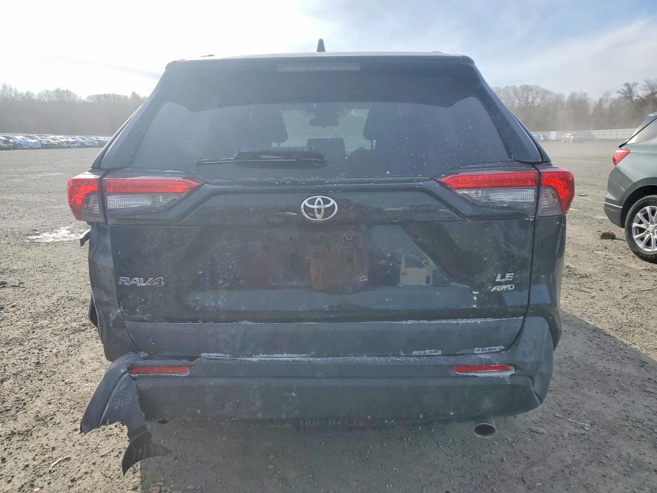 2021 TOYOTA RAV4 LE photo 6