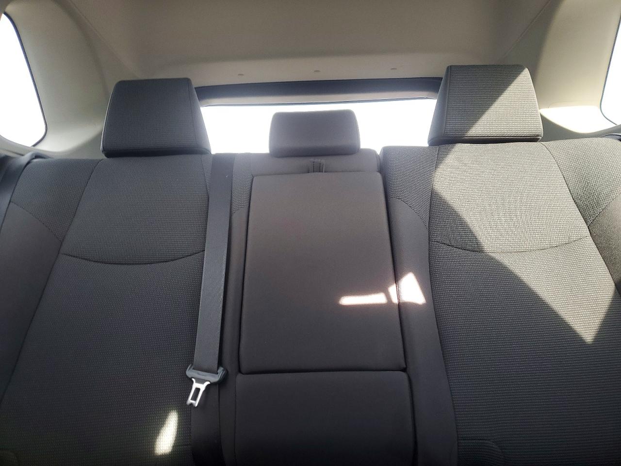 2021 TOYOTA RAV4 LE photo 10