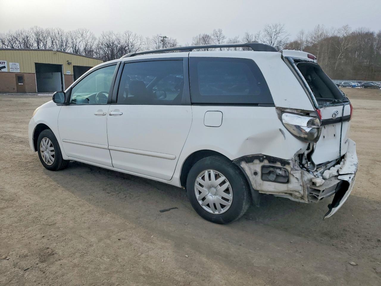 2007 TOYOTA SIENNA CE 7-PASSENGER photo 3