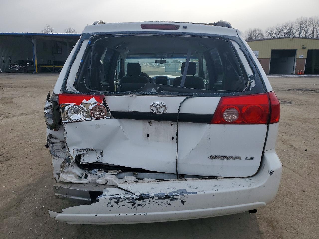 2007 TOYOTA SIENNA CE 7-PASSENGER photo 11