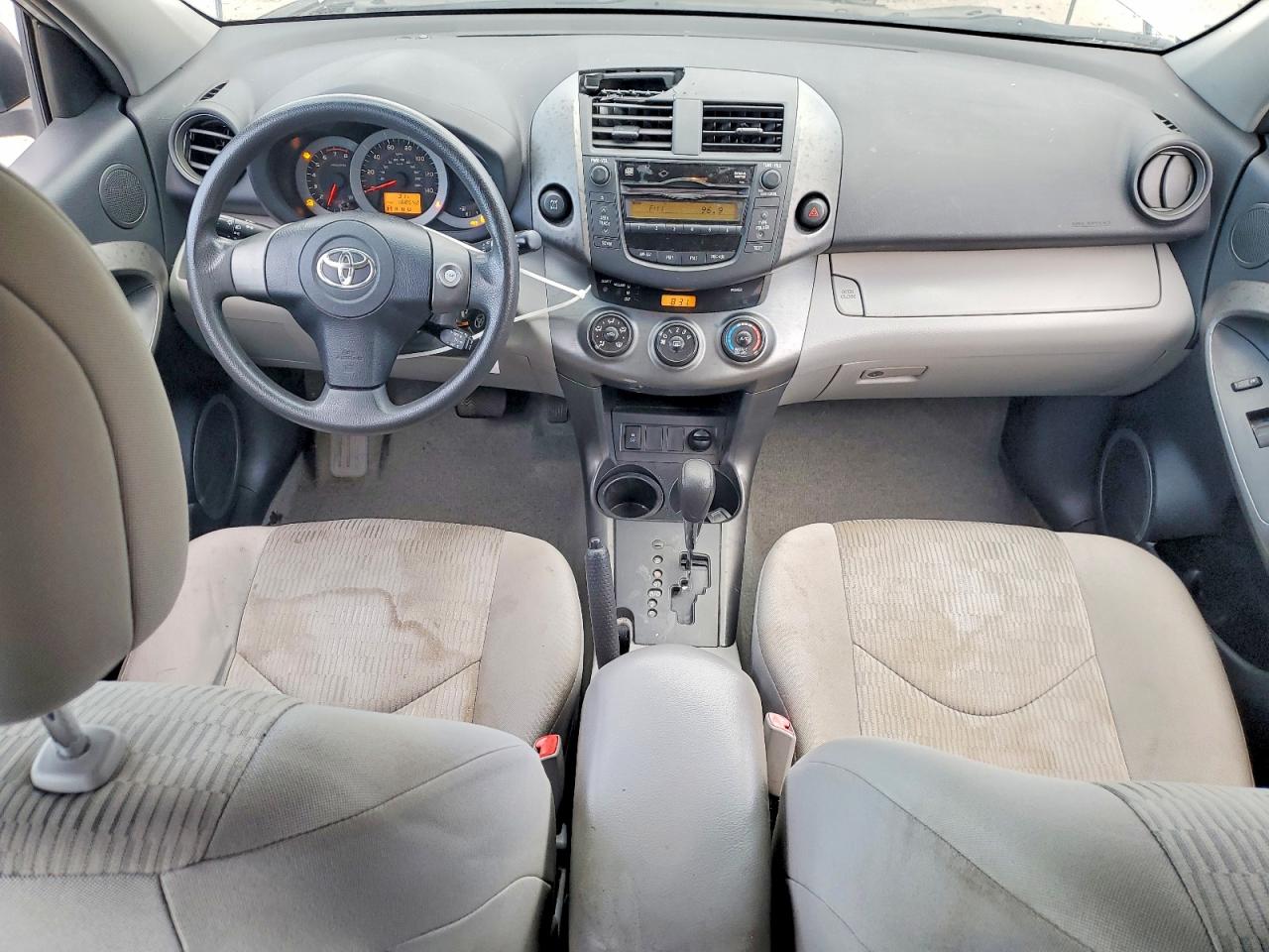 2011 TOYOTA RAV4 photo 8