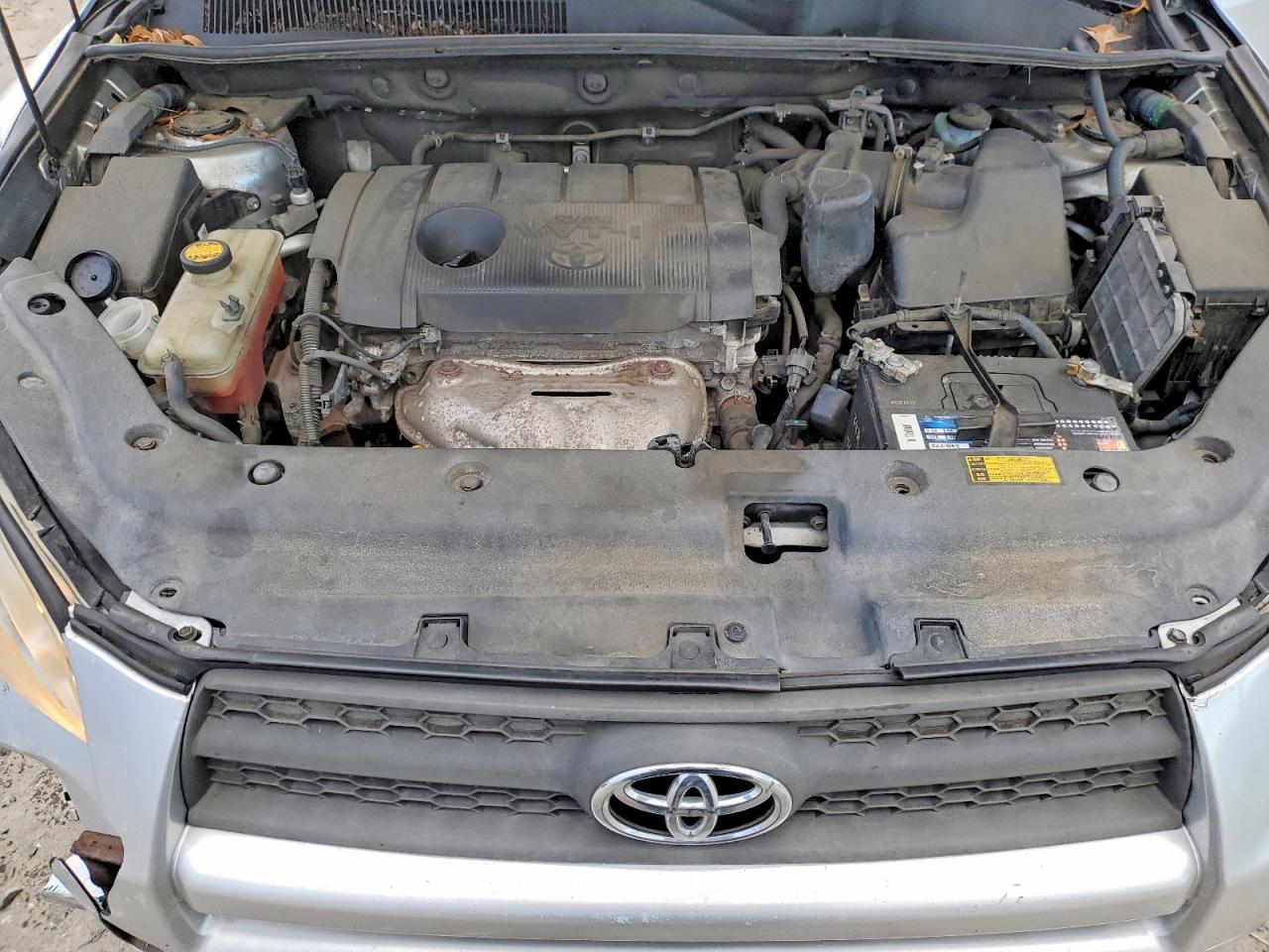 2011 TOYOTA RAV4 photo 12
