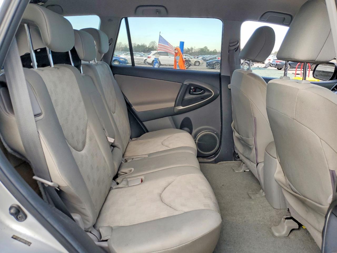2011 TOYOTA RAV4 photo 11