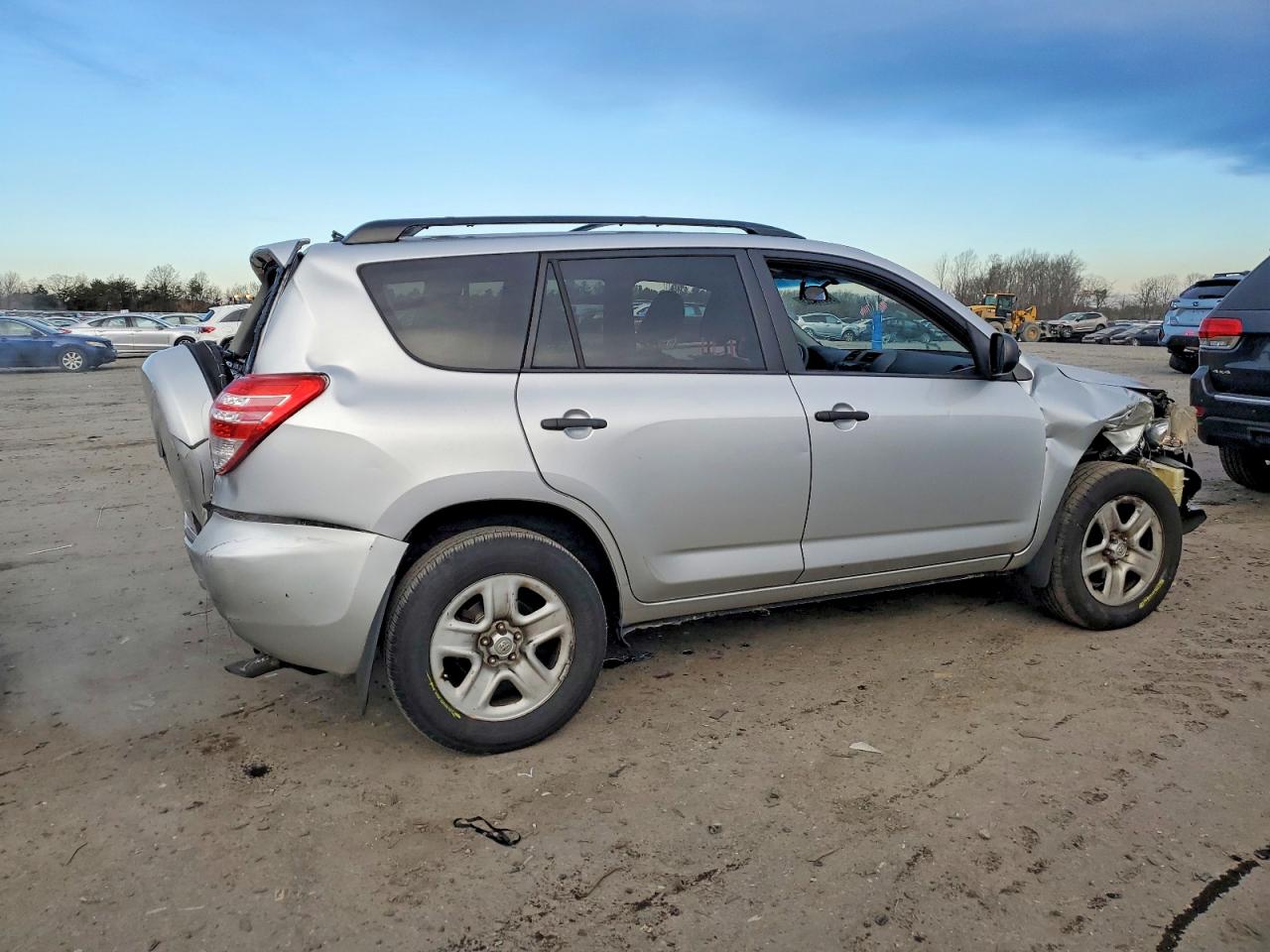 2011 TOYOTA RAV4 photo 3
