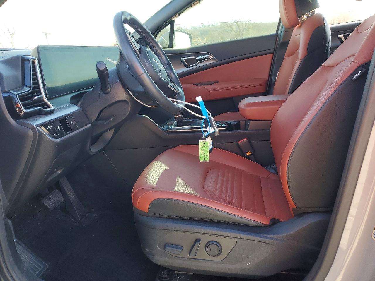 2025 KIA SPORTAGE SX photo 13