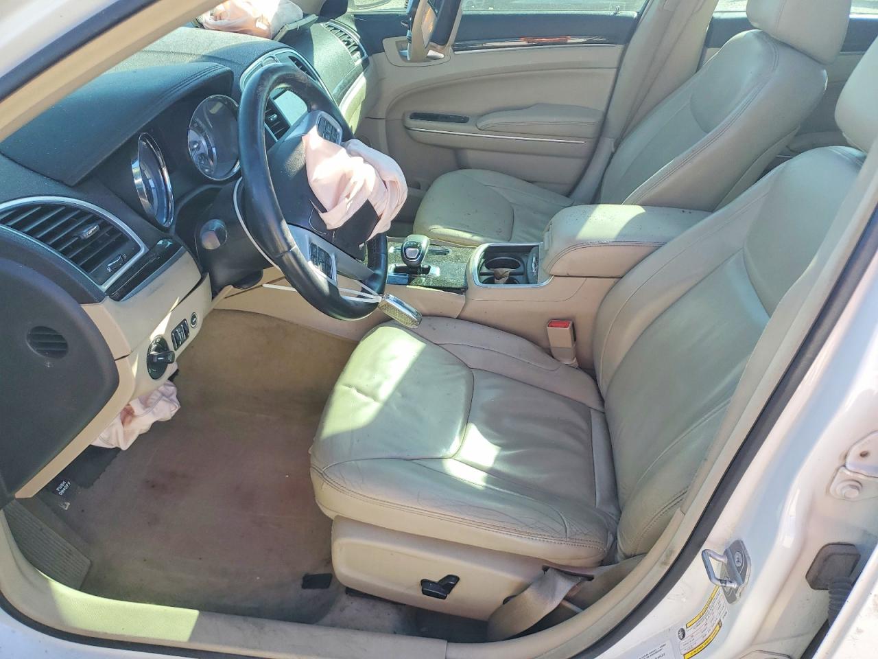 2014 CHRYSLER 300 photo 7