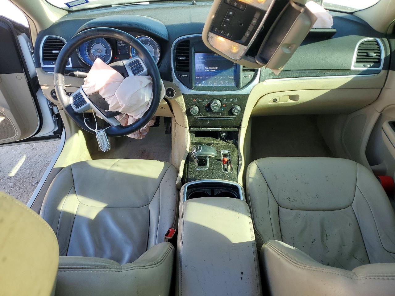 2014 CHRYSLER 300 photo 8