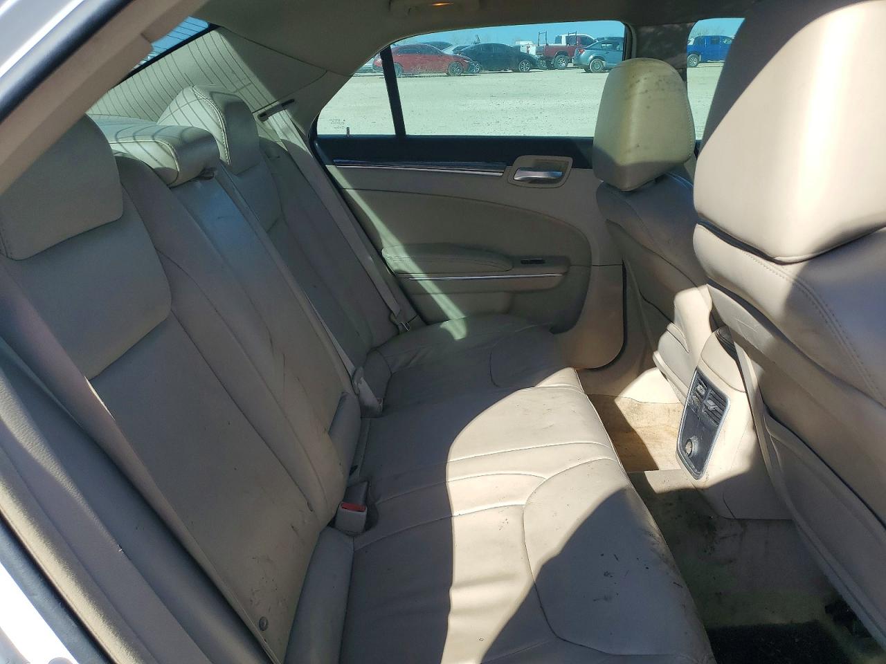 2014 CHRYSLER 300 photo 10