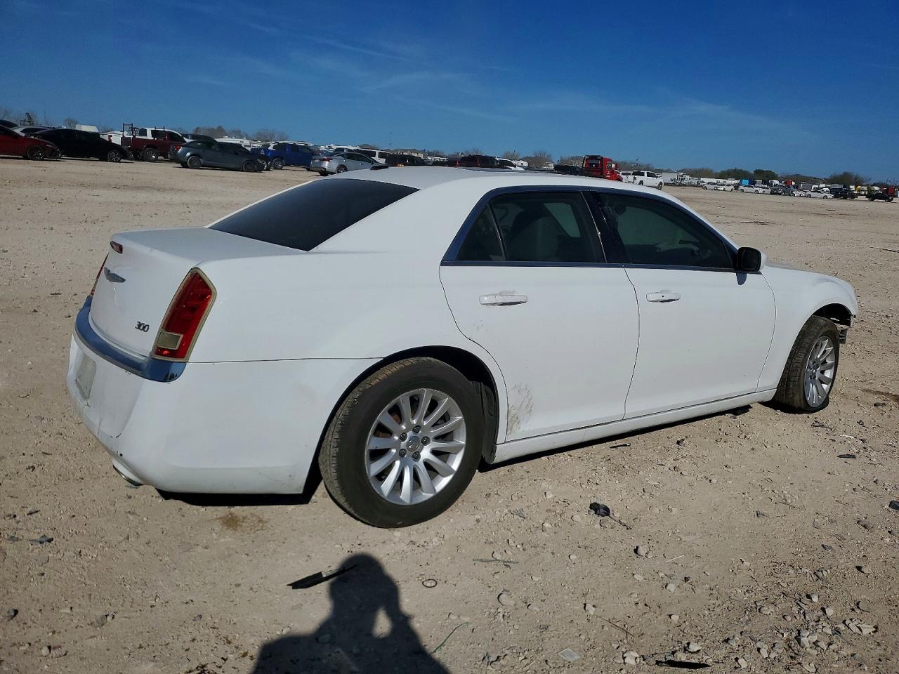 2014 CHRYSLER 300 photo 3