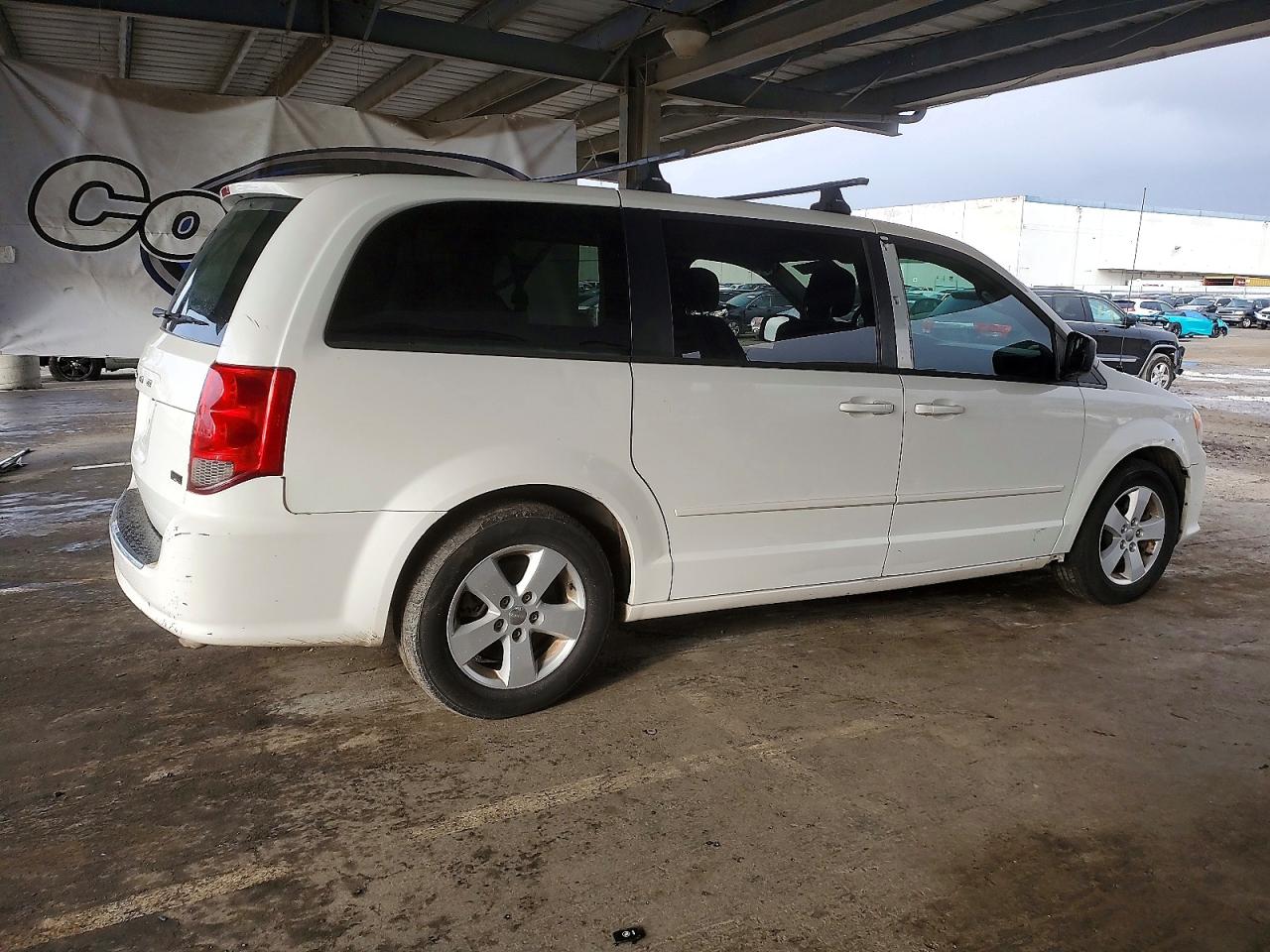 2013 DODGE GRAND CARAVAN SE photo 3