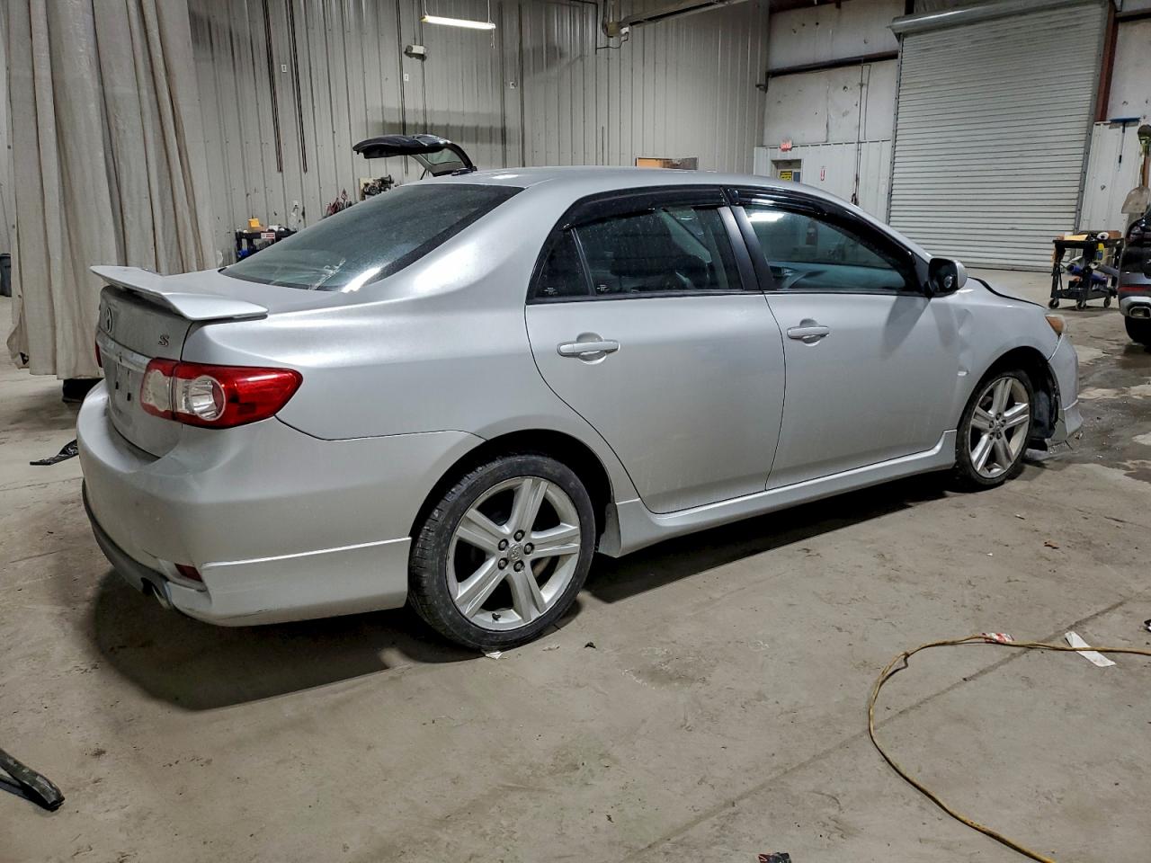 2013 TOYOTA COROLLA BASE photo 3