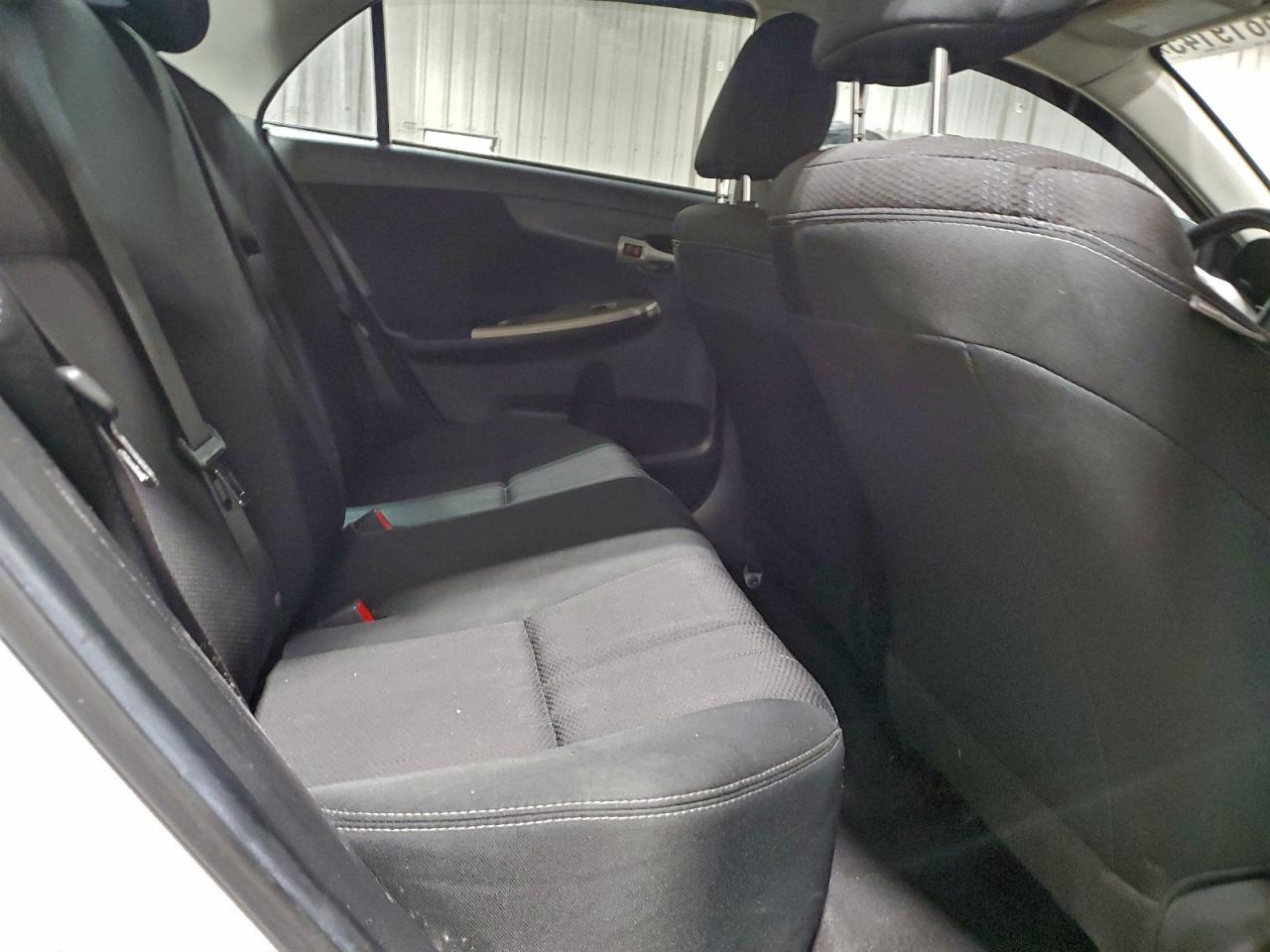 2013 TOYOTA COROLLA BASE photo 10