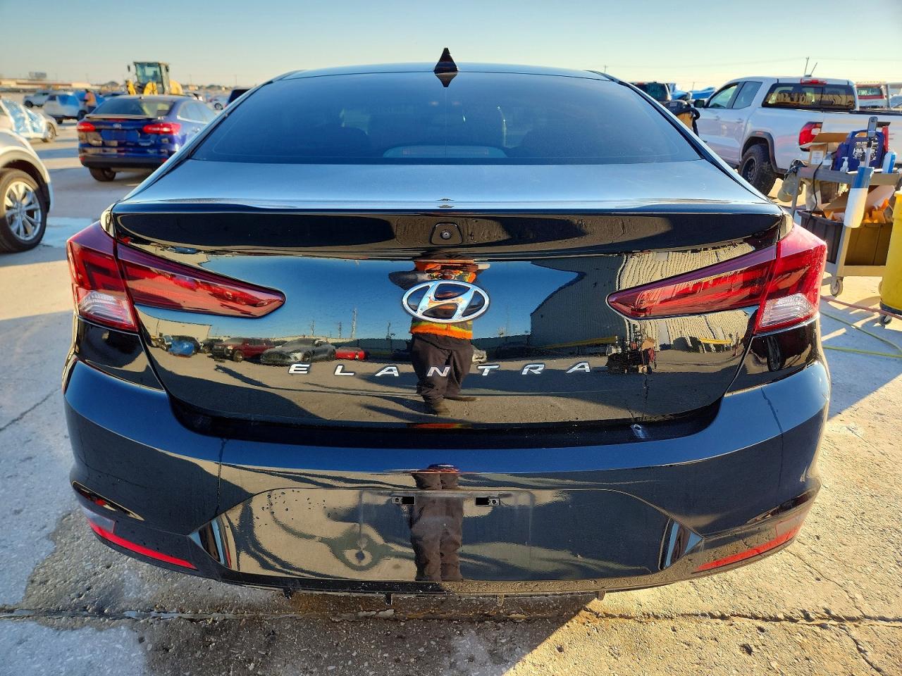 2020 HYUNDAI ELANTRA SEL photo 6