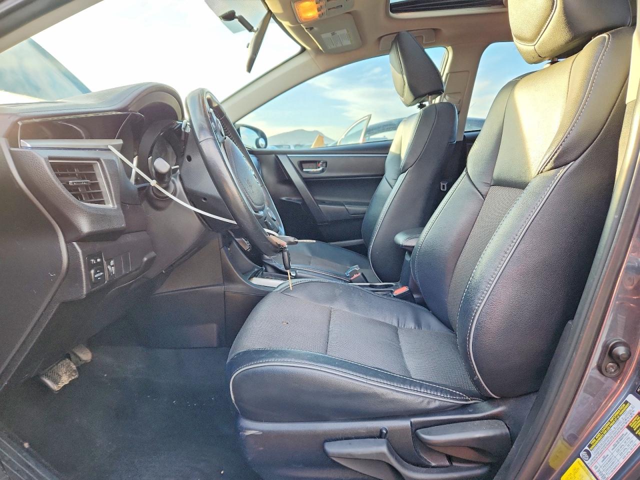 2015 TOYOTA COROLLA L photo 7