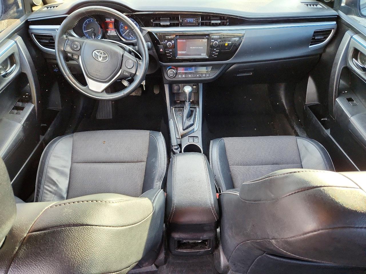 2015 TOYOTA COROLLA L photo 8