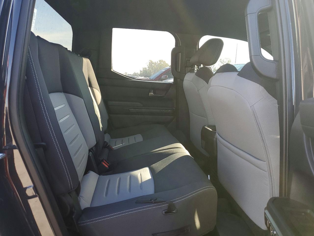 2025 TOYOTA TACOMA DOUBLE CAB photo 10