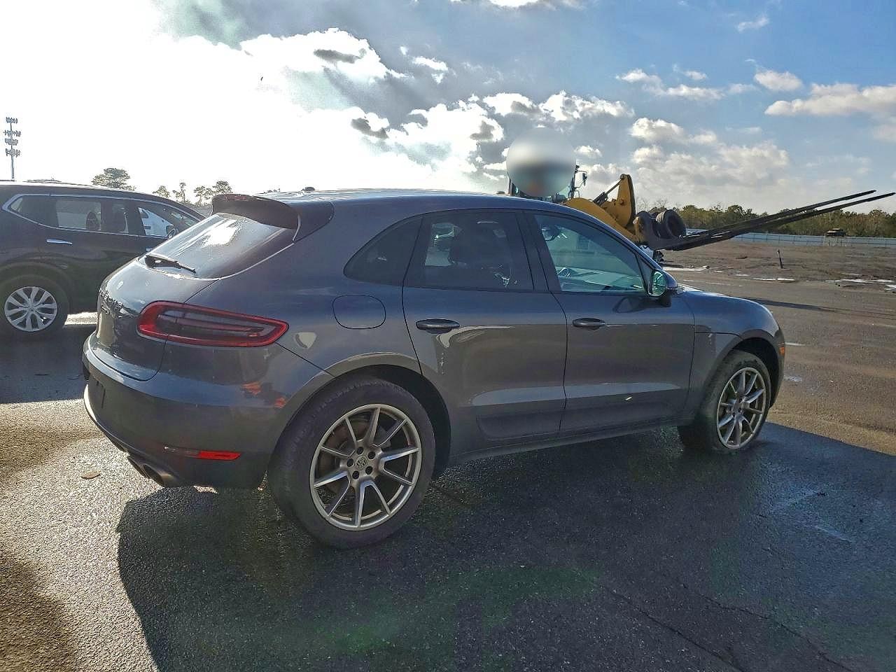 2015 PORSCHE MACAN S photo 3