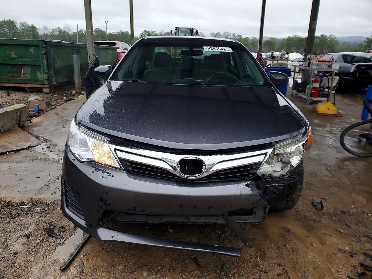 2014 TOYOTA CAMRY L photo 5