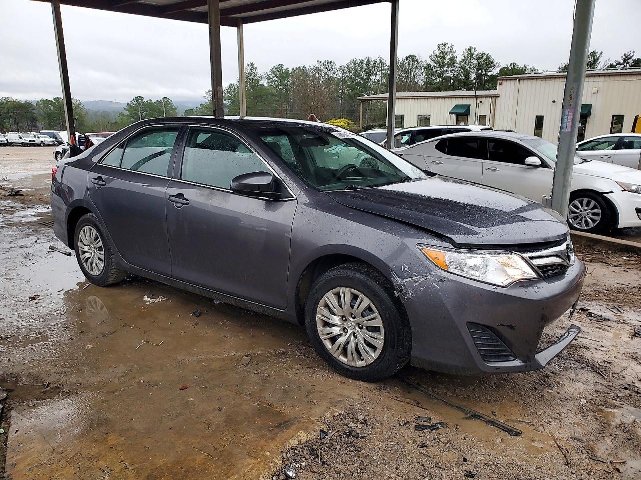 2014 TOYOTA CAMRY L photo 4