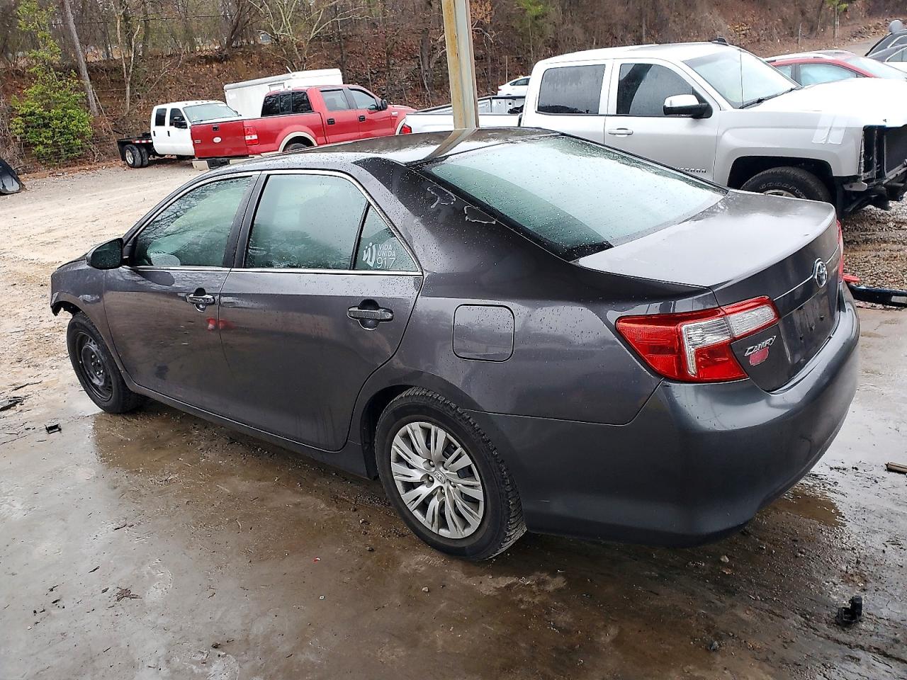 2014 TOYOTA CAMRY L photo 2