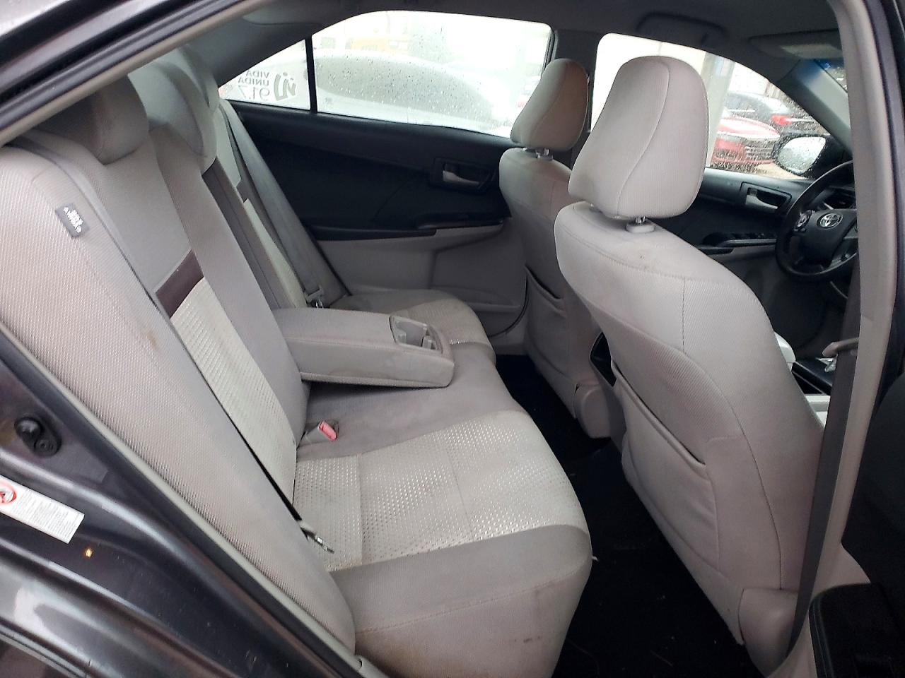 2014 TOYOTA CAMRY L photo 10