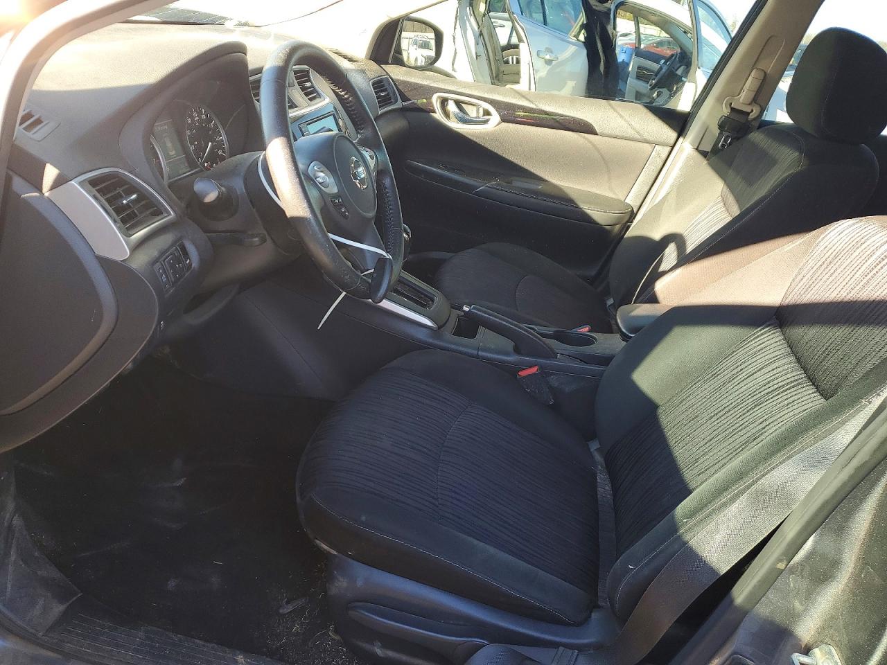2019 NISSAN SENTRA S photo 7