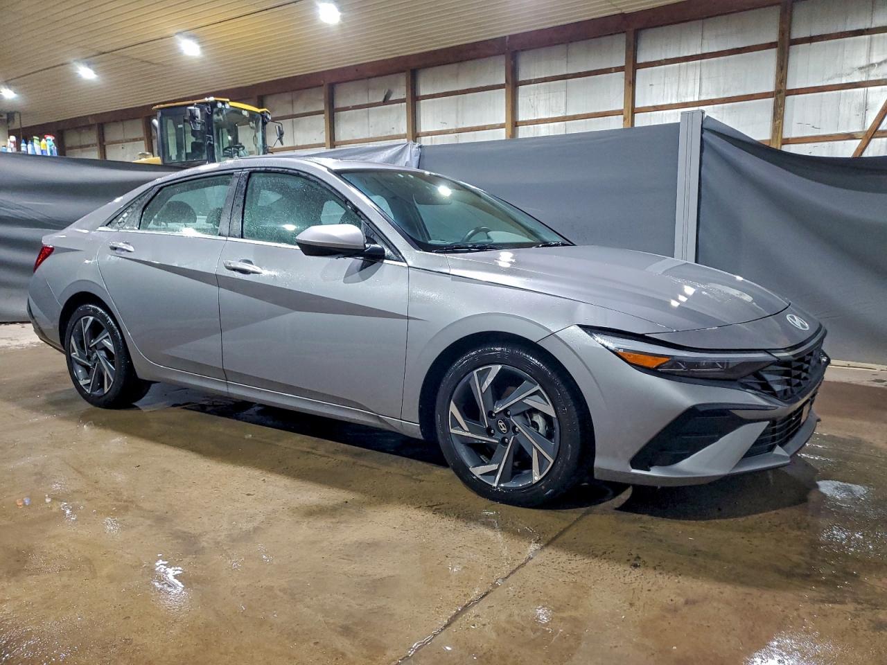 2025 HYUNDAI ELANTRA SEL photo 4