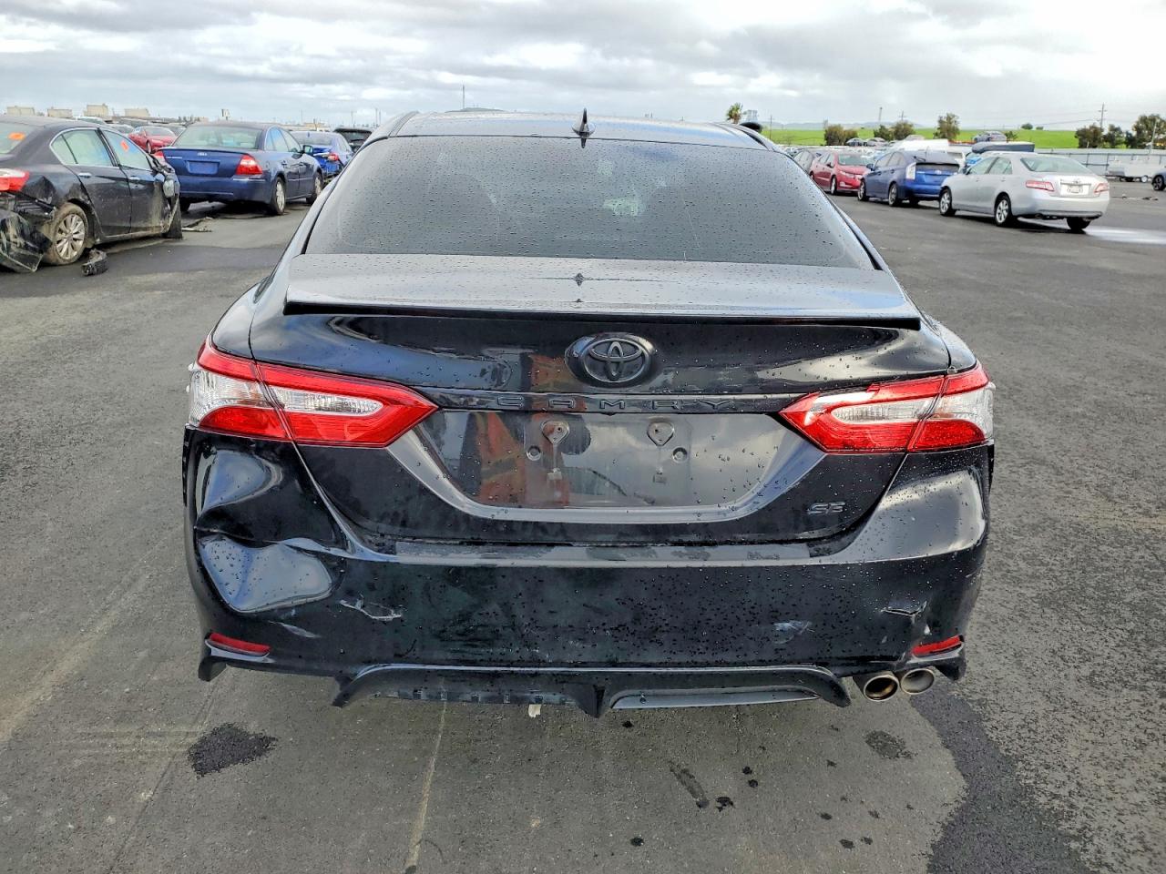2019 TOYOTA CAMRY L photo 6