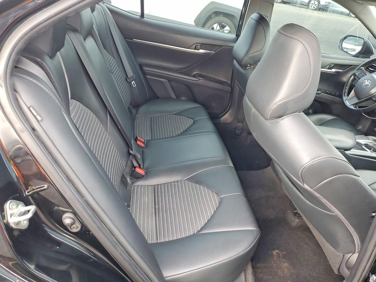 2019 TOYOTA CAMRY L photo 10