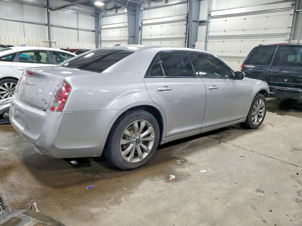 2014 CHRYSLER 300 S photo 3
