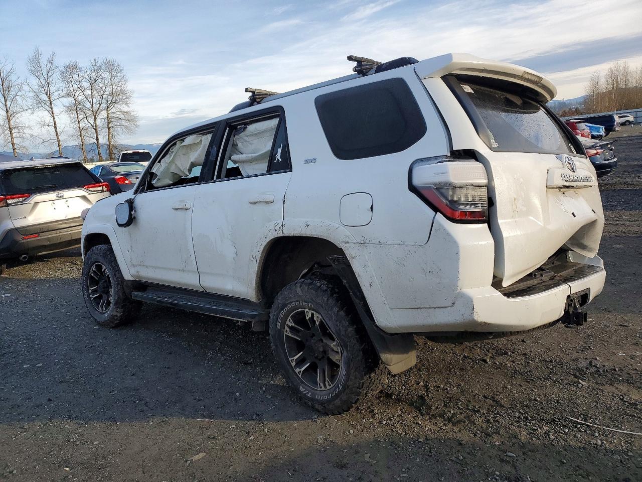 2022 TOYOTA 4RUNNER SR5/SR5 PREMIUM photo 2