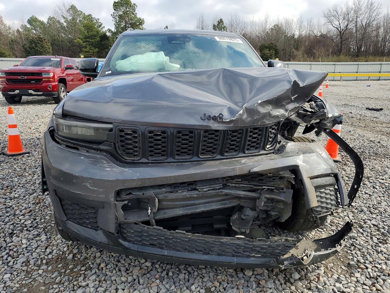 2023 JEEP GRAND CHEROKEE L LAREDO photo 5