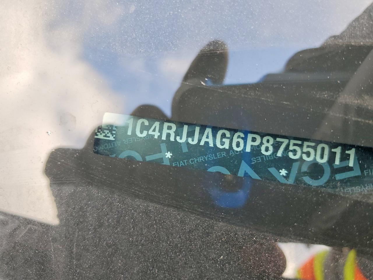 2023 JEEP GRAND CHEROKEE L LAREDO photo 13