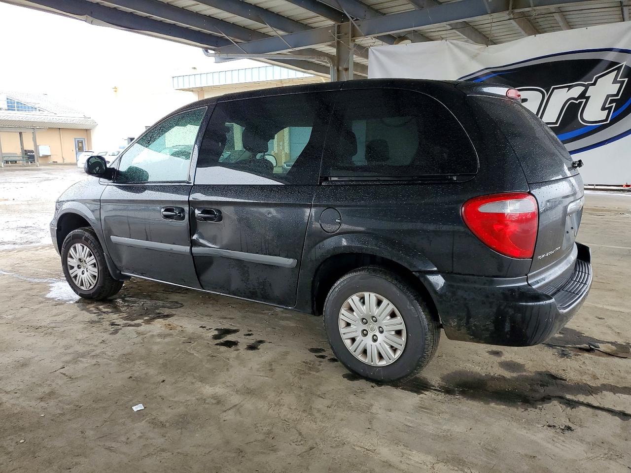 2007 CHRYSLER TOWN & COUNTRY LX photo 2