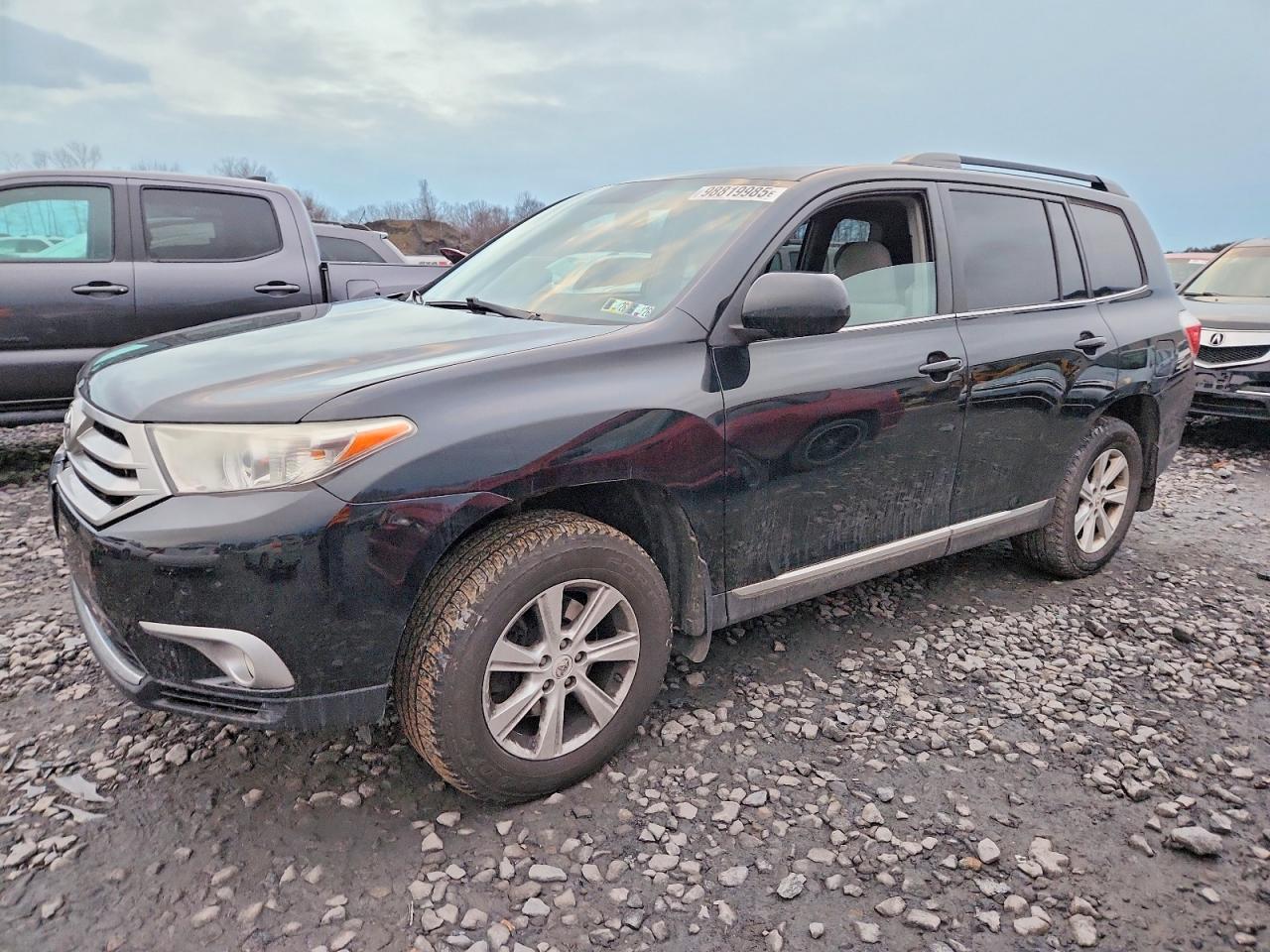 2011 TOYOTA HIGHLANDER